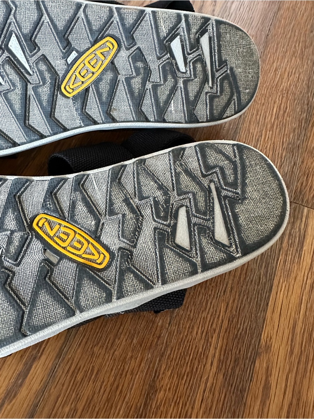 Like-New KEEN Strappy Black Sandals - Women’s 7 (US) - Picture 9 of 10